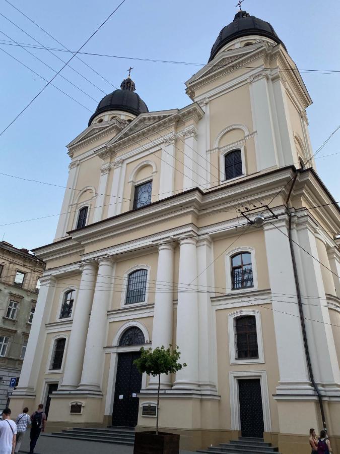 Апартаменти Королівські На Вулиці Лесі Українки 19 リヴィウ エクステリア 写真